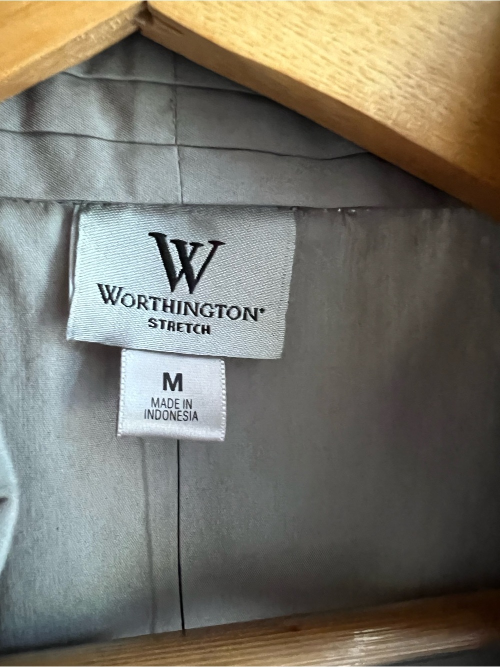 Worthington Sleeveless Ruffled Button-Front Blouse in Light Gray - Picture 5 of 7